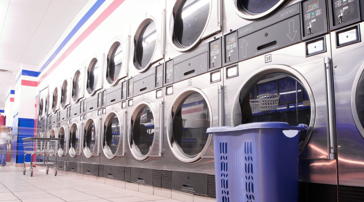  How Professional Laundry Services Can Help You Organize Your Closet